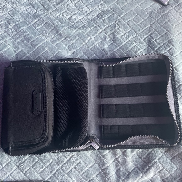 PS Vita bundle - Picture 8 of 10